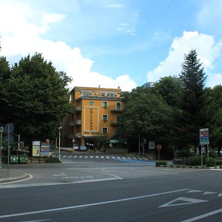 Hotel Universo Fiuggi Buitenkant foto