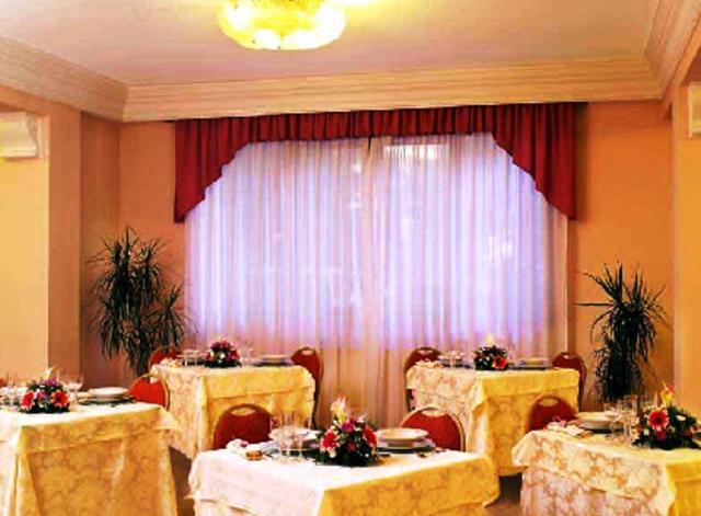Hotel Universo Fiuggi Buitenkant foto