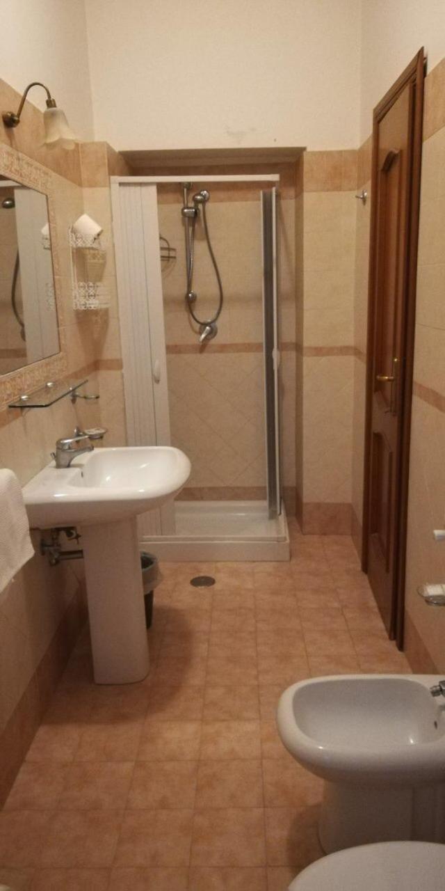 Hotel Universo Fiuggi Buitenkant foto