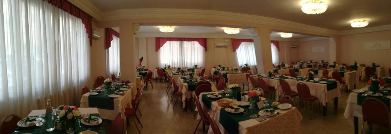 Hotel Universo Fiuggi Buitenkant foto
