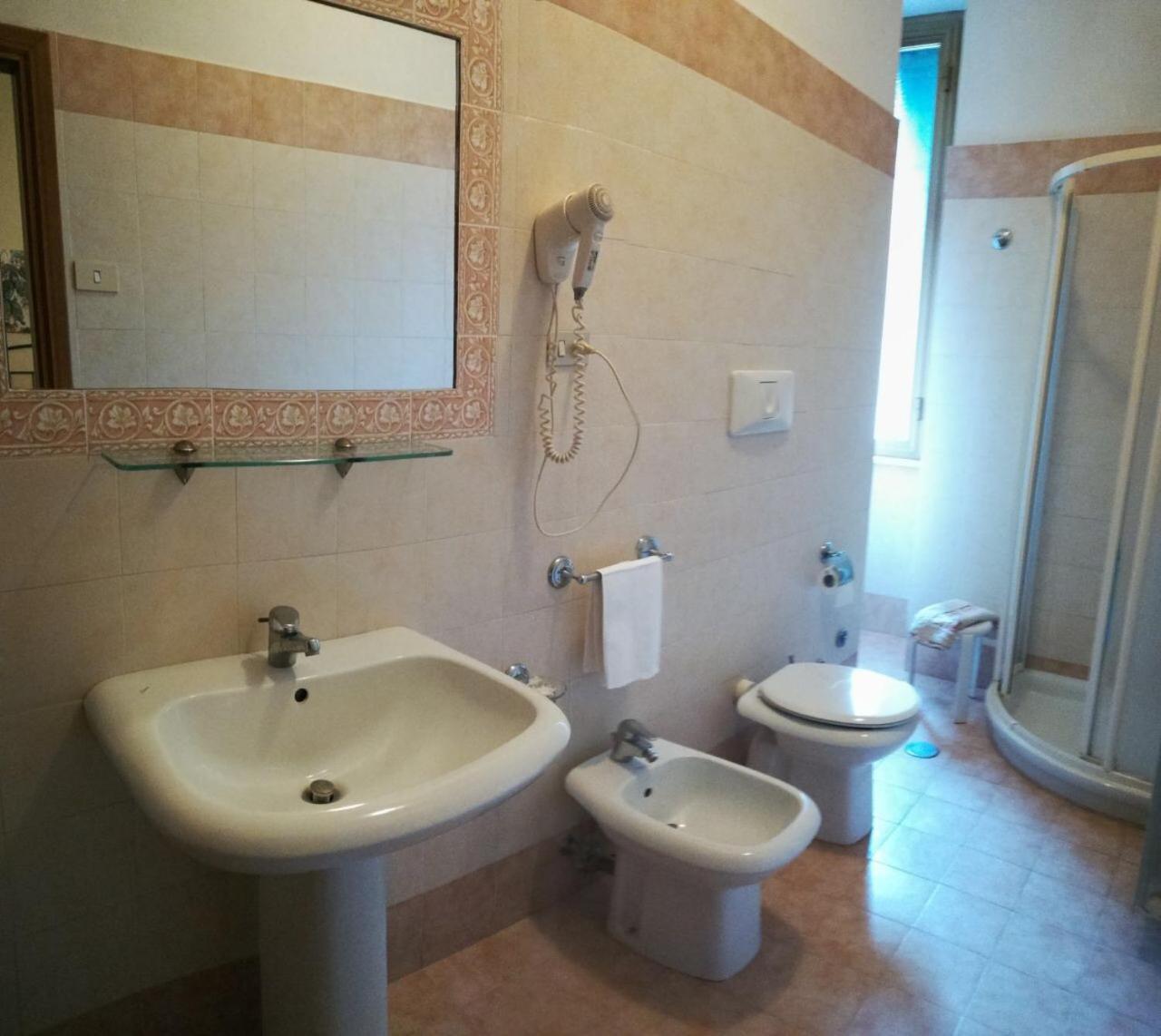 Hotel Universo Fiuggi Buitenkant foto